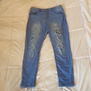 No boundaries mid rise skinny crop jeans